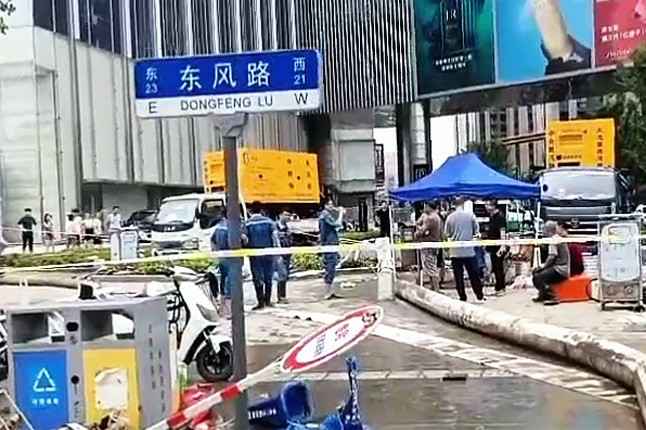 海口夏涛活动策划有限公司排涝突击队在排涝现场